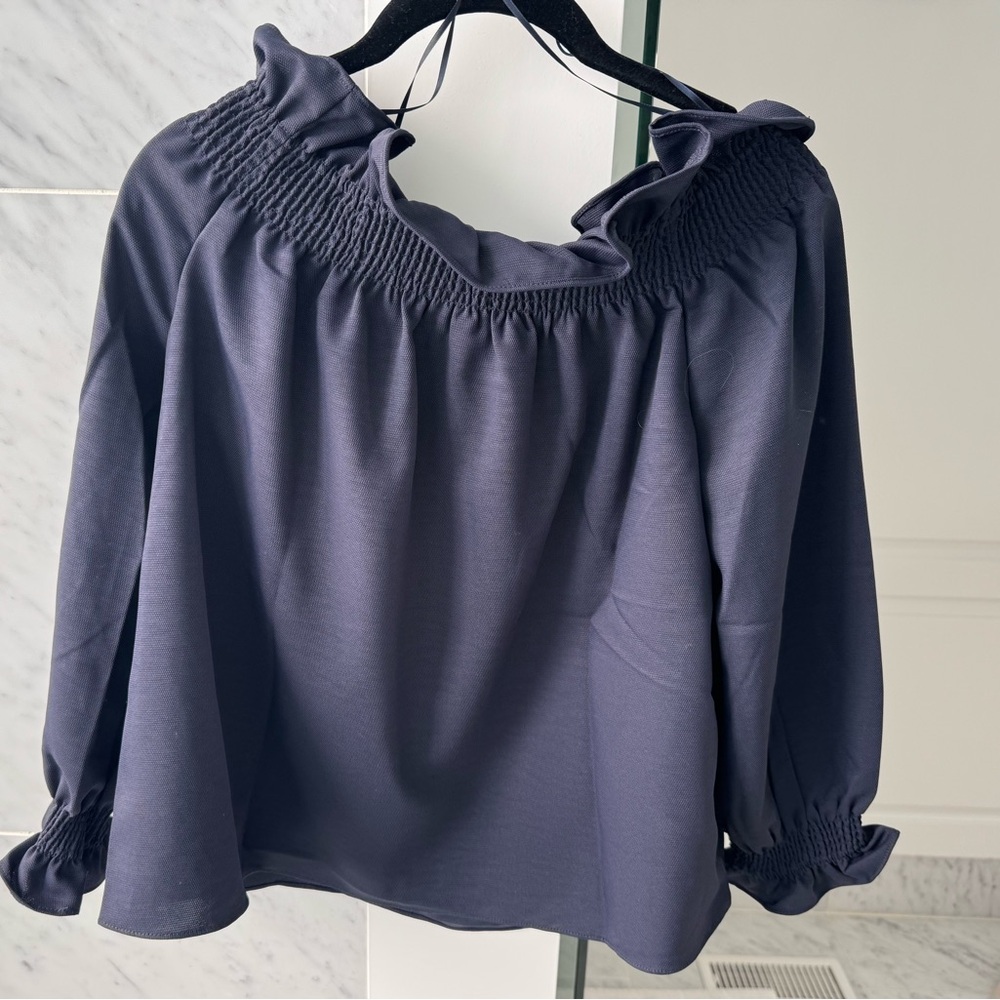 Tuckernuck Smocked Navy off the shoulder Ruffle Blouse.  NWT - small